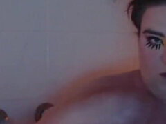 Join me in the bath! I lit some candles, made bubbles and treated myself to a long, hot orgasm! Arent I adorable?