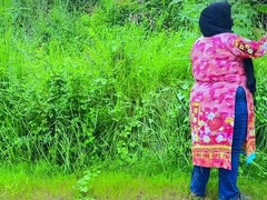 Indian Muslim Girl Aria Mia Public Park Fuck with Stranger While Family Searches Hotel