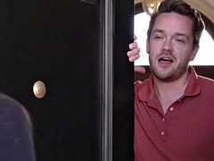 Velké péro, Velké kozy, Kuřba, Brunetka, Honění, Milf žcbp, Tetování, Kozičky