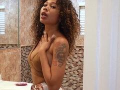 Boquete, Traição trair, Garganta funda, Ébano negroa, Mãe gostosa, Mamilos, Tatuagem, Esposa