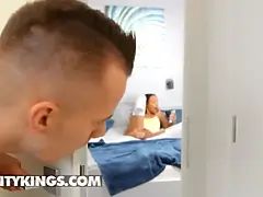 Badrum, Stor kuk, Avsugning, Sperma i munnen, Långt ner i halsen, Dildo, Hd, Leksaker