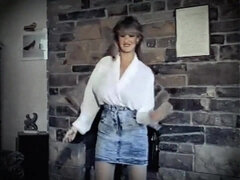 Tekintélyes didik, Angol, Természetes mellek, Régebbi évjáratú pornó