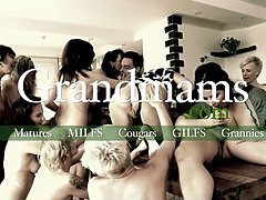 Kvinna, Granny, Hårig, Hd, Underkläder, Mogen, Orgasm, Kort hår