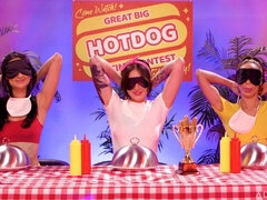 Stor røv, Slikning, Lingerie, Naturlige bryster, Fisse, Barberet, Stripning, Teenager