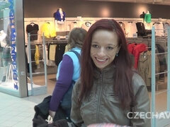 Amatööri, Perse, Isot tissit, Takaapäin, Sormetus, Käsihoito, Punapää, Sukkahousu