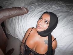 Gorgeous babe Yasmina Khan brings in Jax Slayher for some ultra-kinky fun