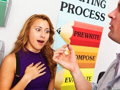 Hatalmas hátsó, Monumentális dákó, Cumizás, Kutya póz, Természetes mellek, Tini, Begyek