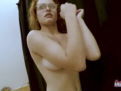 18, Avsugning, Påklädda, Sperma shot, Handjobb, Hd, Rödhårig, Tatuering