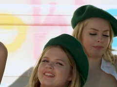 18 jaar, Enthousiasteling, Anaal, Biseksueel, Blond, Hardcore, Tiener