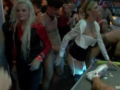 Blasen, Cfnm, Verein, Frau, Fingern, Gruppe, Party, Dusche