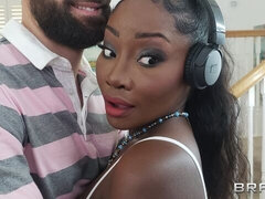 Толстушки, Большие сиськи, Черные, Собачьи, Черненькие, Межрасовый секс, Натуральные сиськи, Стриптизерша