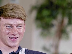 Veľké péro, Kuřba, Gay, Bozkávanie