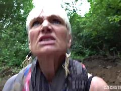 Leie, Blasen, Hardcore, Reif, Milf, Im freien