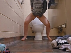 Leie, Grosser arsch, Fetisch, Brille, Pissen, Solo, Titten, Toilette