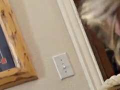 Enthousiasteling, Amerikaans, Pijpbeurt, Man die toekijkt, Sperma in mond, Rijpe lesbienne, Moeder die ik wil neuken, Verassing