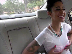 Culo grande, Coche, Latina