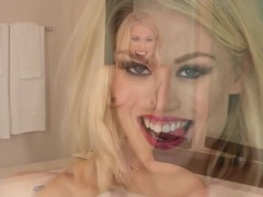 Cul, Salle de bains, Blonde, Masturbation, Seins naturels, Piercing, Chatte, Tatouage