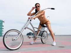 Črnke, Fafanje, Rjavolaska, Doggystyle, Dekle drka tiča, Medrasni seks, Obrito, Najstnice