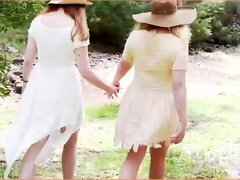 Tetas grandes, Tetona, Gordita, Lesbiana, Madres para coger, Tetas naturales, Al aire libre, Trio