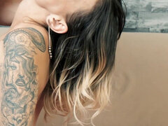 Kont, Pijpbeurt, Moeder die ik wil neuken, Orgasme, Kut duiken, Spuiten, Tatoeage