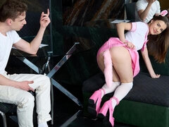 18 χρονον, Μεγάλος κώλος, Μεγάλος πούτσος, Πίπα, Μελαχροινή, Φυσικά βυζιά, Έφηβος, Βυζιά