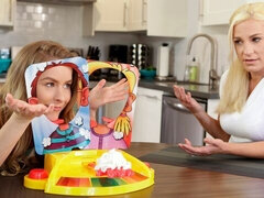 Stor kuk, Avsugning, Doggystyle, Naturliga tuttar, Mager, Tonåring, Tuttar