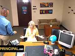 Avsugning, Cougar, Sperma i munnen, Dominans, Hd, Milf, Kontor, Tabu