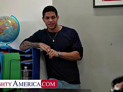 Boquete, Hardcore, Maduroa, Mãe gostosa, Seduzidoa, Estudante, Sexo grupal a três