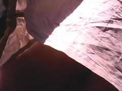 Француженки, Под юбкой