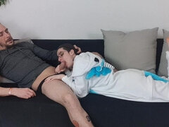 Grosse bite, Sucer une bite, Brunette brune, Couple, Érotique, Faciale, Fille latino, Petite femme