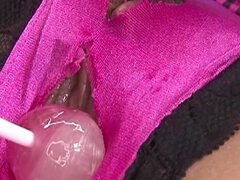 She's Licking Loó Pop and He's Licking Her Soaking Wet with Pleasure.