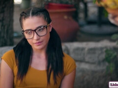 Nana, Brunette brune, Collège université, Lesbienne, Masturbation, Orgie, Actrice du porno, Adolescente