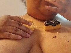 Mulher linda e grande, Comida, Feito em casa