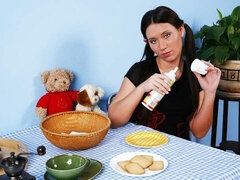 18, Stor stjärt, Stor kuk, Stora tuttar, Brunett, Doggystyle, Mager, Tonåring