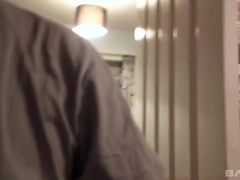 18 jahre, Blasen, Braunhaarige, Spermaladung, Aufs gesicht abspritzen, Realität, Jungendliche (18+), Flotter dreier