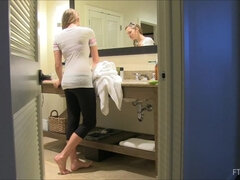 Αυνανισμός, Οργασμός, Ντουζ, Μόνος, Παιχνίδια