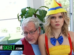 Krásky, Blondína, Kuřba, Péro, Celý film, Hd, Teenka, Hračky