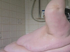 SSBBW Sit Down Shower Struggles