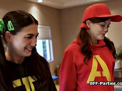 Stor kuk, Brunett, Fyrkant, Flickvän, Grupp, Hardcore, Party, Verklighet