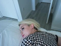 Preservatif, Seins naturels, Culottes ou slips, Pov, Chatte, Cheveux courts, Maigrichonne, Adolescente