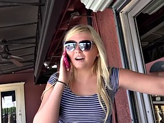 Blondína, Creampie, Na tvár, Vyholené, Tetovanie