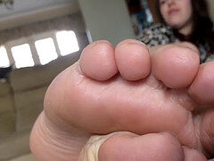 CANDID teenage feet CLOSEUP HD FACE SHOT extreme