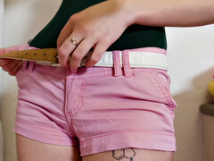 Dormitorio, Rubia, Mamada, Estilo perrito, Pajear, Besar, Pov, Tatuaje