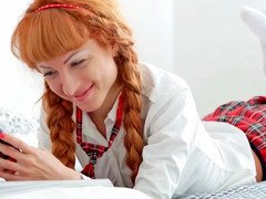 Adorable, Mignonne, Faciale, Le plan cul à quatre, Seins naturels, Rousse roux, Étudiant, Uniforme