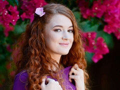 Fångad, Doggystyle, Handjobb, Kysser, Slick, Onani, Rödhårig, Tonåring