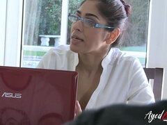 Boquete, Morena, Pau, Hardcore, Enorme, Maduroa, Chupar, Sexo grupal a três