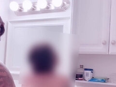 Amateur, Américain, Salle de bains, Gros cul, Couple, Fait maison, Fille latino, Mature