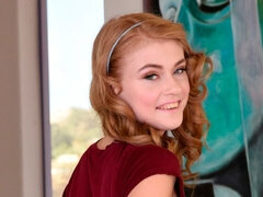 Røv, Blondine, Pik sutte, Give finger, Håndjob, Fisse, Barberet, Teenager