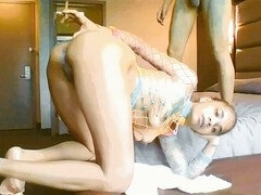 Ciemna karnacja, Hotel, Orgia, Strona