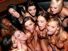 Culo grande, Verga grande, Tetas grandes, Mamada, Club, Estilo perrito, Sexo duro, Madres para coger